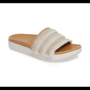 Minnetonka “Lottie Moss” Slides Womens Size 9